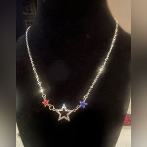 Paparazzi 4pc Mystery Bundle Includes this Silver Star Necklace.